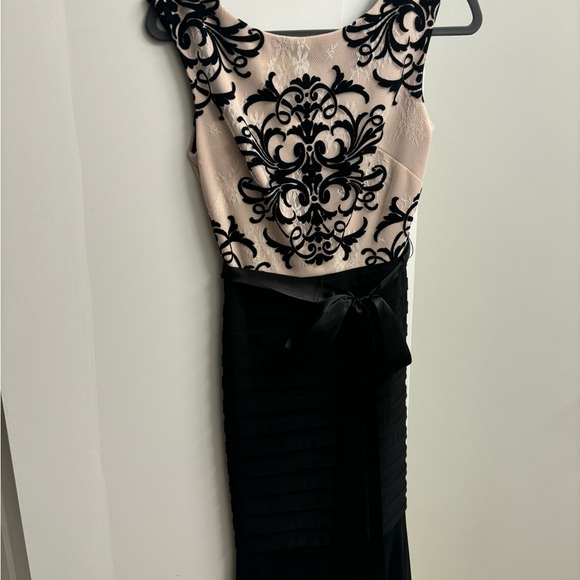 Black and White Mermaid Formal Dress - Picture 6 of 8